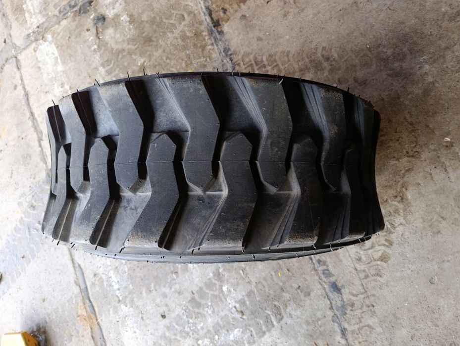 Opony 12-16.5 2 szt 500 zł