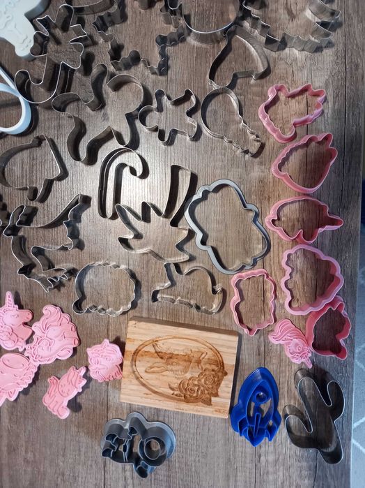 Moldes para fazer biscoitos e pão de gengibre.