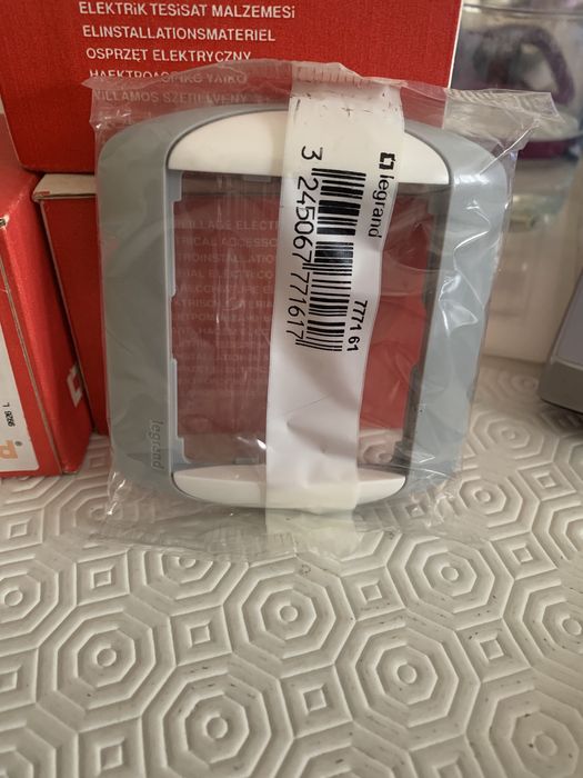 Legrand Galea - Gray and White Mirror64551322279297120