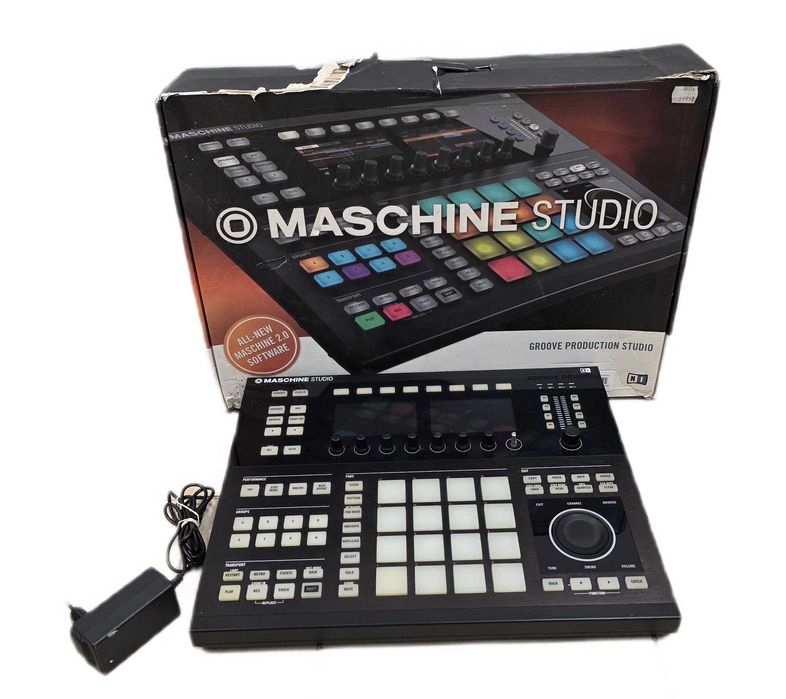 Instrument's maschine studio black