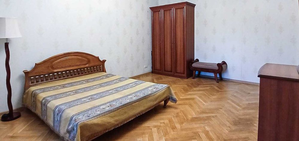 Оренда 3 кімнатної квартири, бульвар Лесі Українки, С.М. "Печерська"