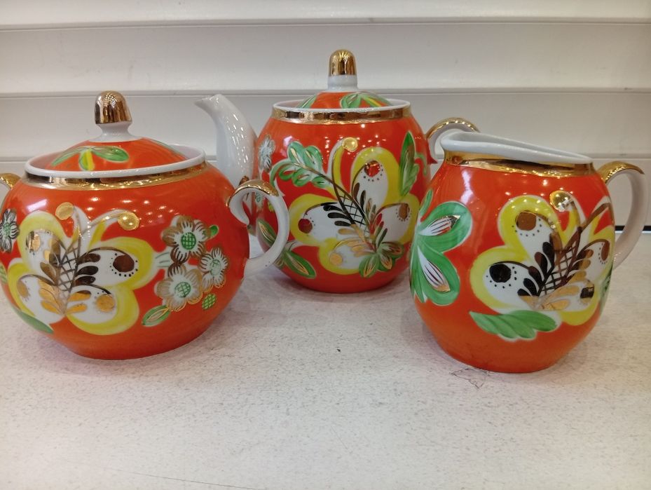 Чайник.Барановка.Полонное.сахарница и сливочник,фарфор тематический.СФ