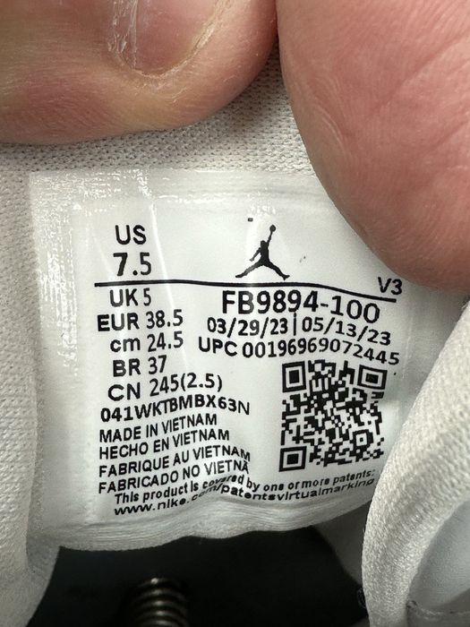 Жіночі білі шкіряні кросівки Jordan Elevate 38.5p