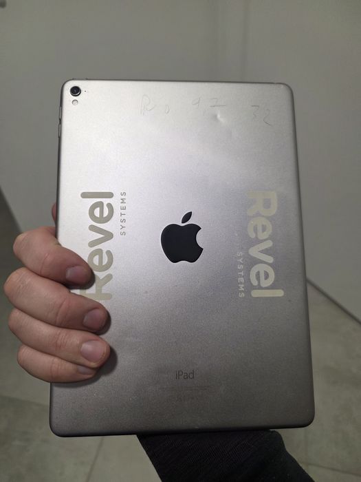 iPad Pro 9.7. 2017р. 32GB. Space Grey. Без обмежень.Гарантія