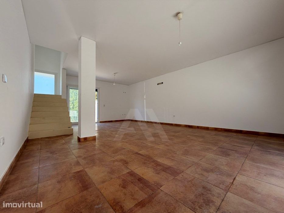 Moradia T4 em Mina de Água, Amadora