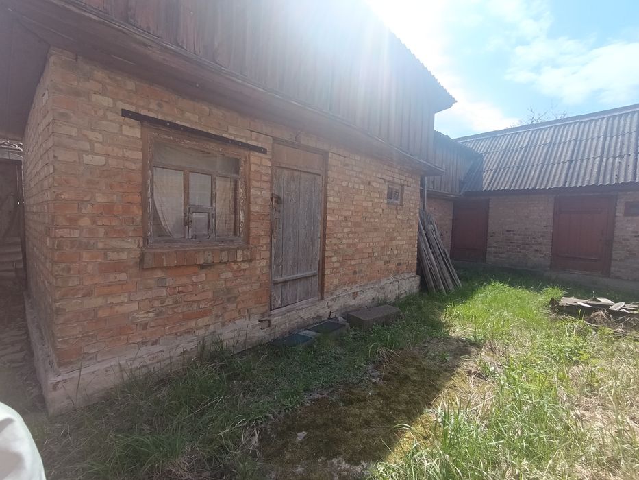Продаж добротного міцного будинку в Димері