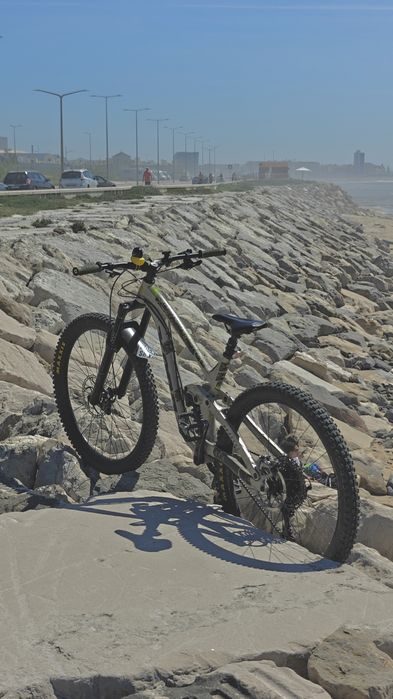 Bicicleta de enduro Kona