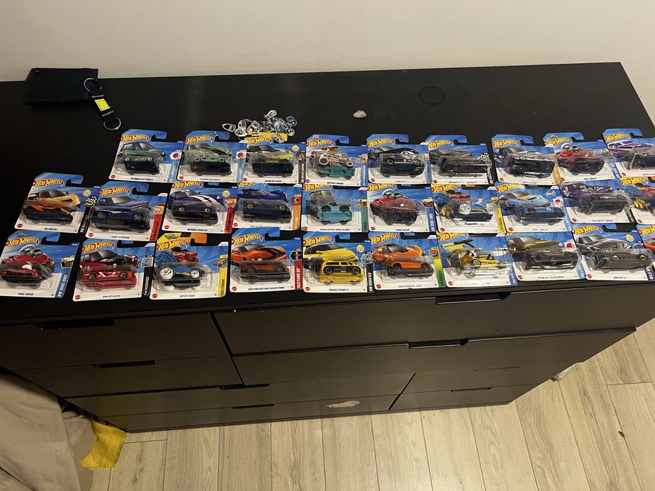 Samochodziki hot wheels