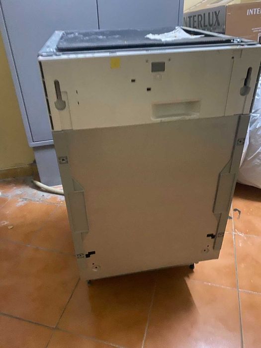 посудомійка  Hotpoint-Ariston