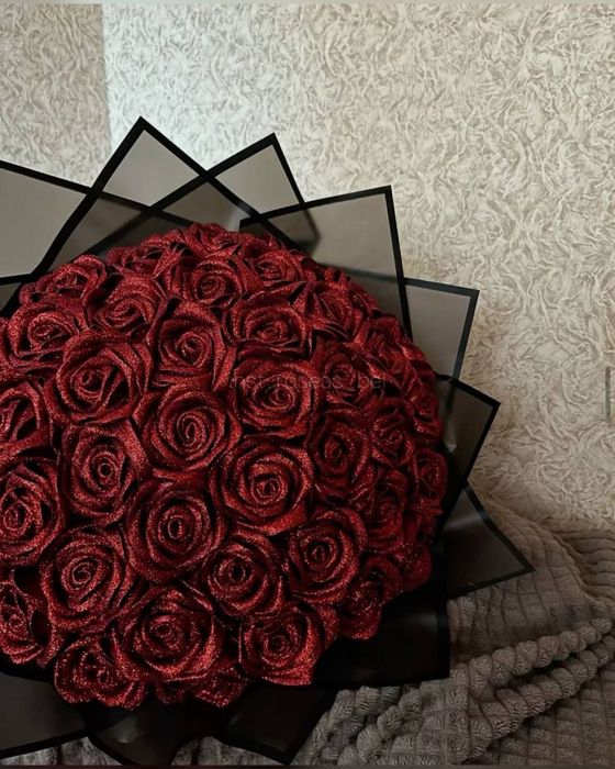 Букет троянд з атласних стрічок