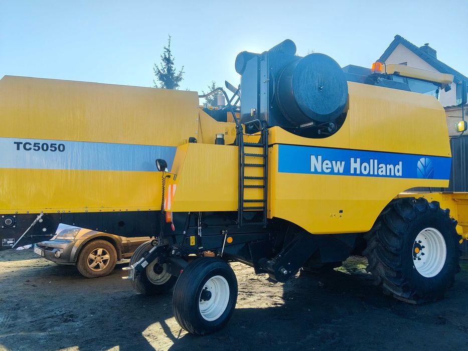 New HollandTc5050