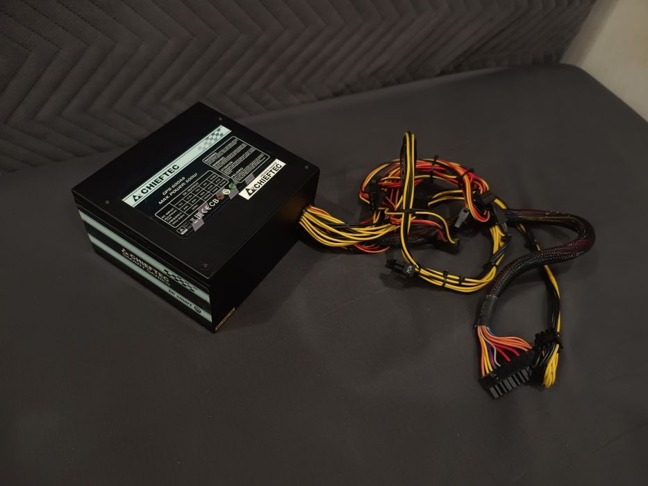 Блок живлення 600W Ват chiftec gps-600a8