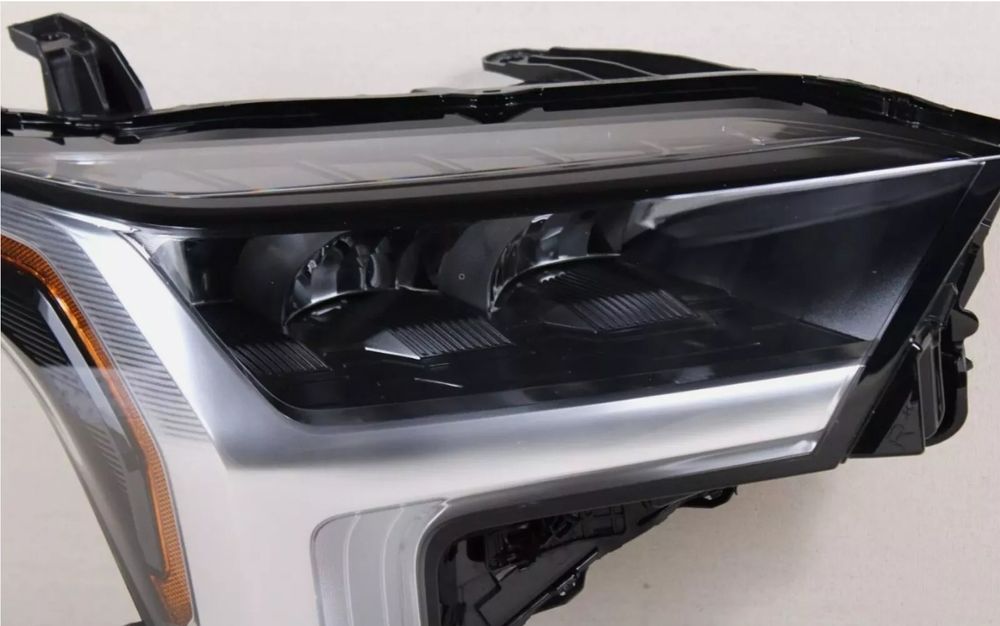 Продам комплект фар Toyota Sequoia/Tundra 2022 - 2025