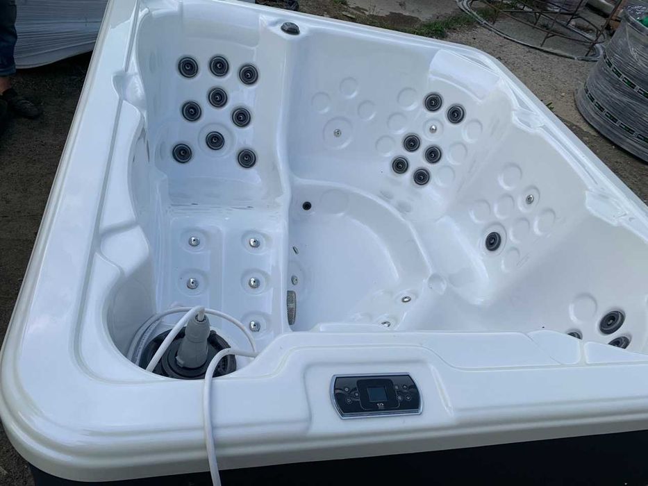 Джакузі. Спа комплекс. Ванна джакузі СПА Anna Lite. Гідромасажна ванна