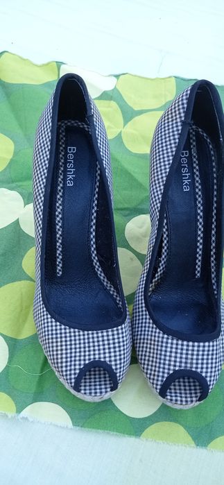 Sapatos da Bershka 38 e Zara 39 ler descrição