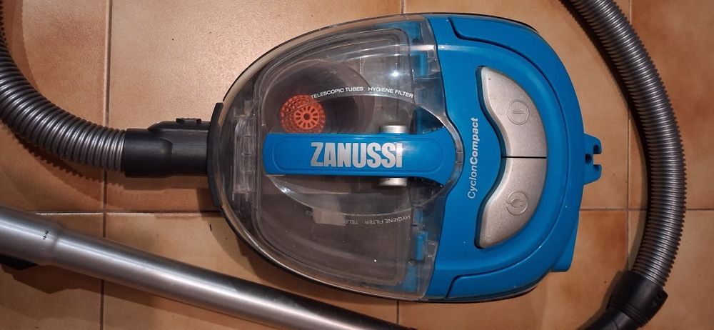 Aspirador Zanussi - não necessita saco de papel