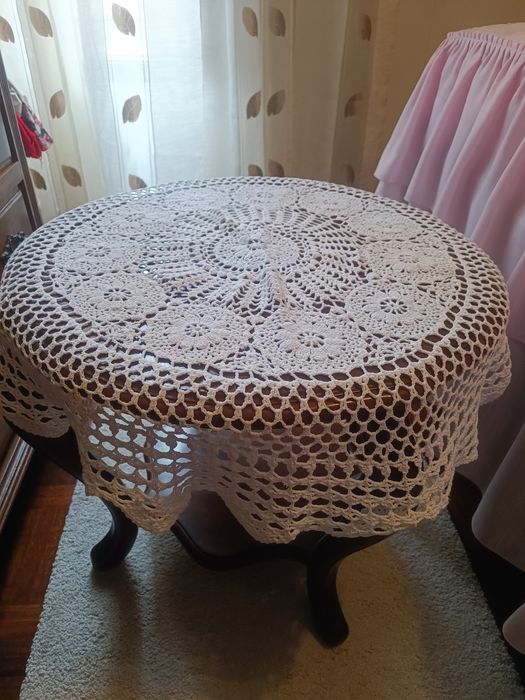 Mesa pequena em madeira