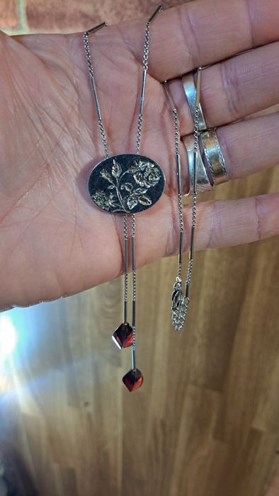 Fio colar em prata da Kenzo.