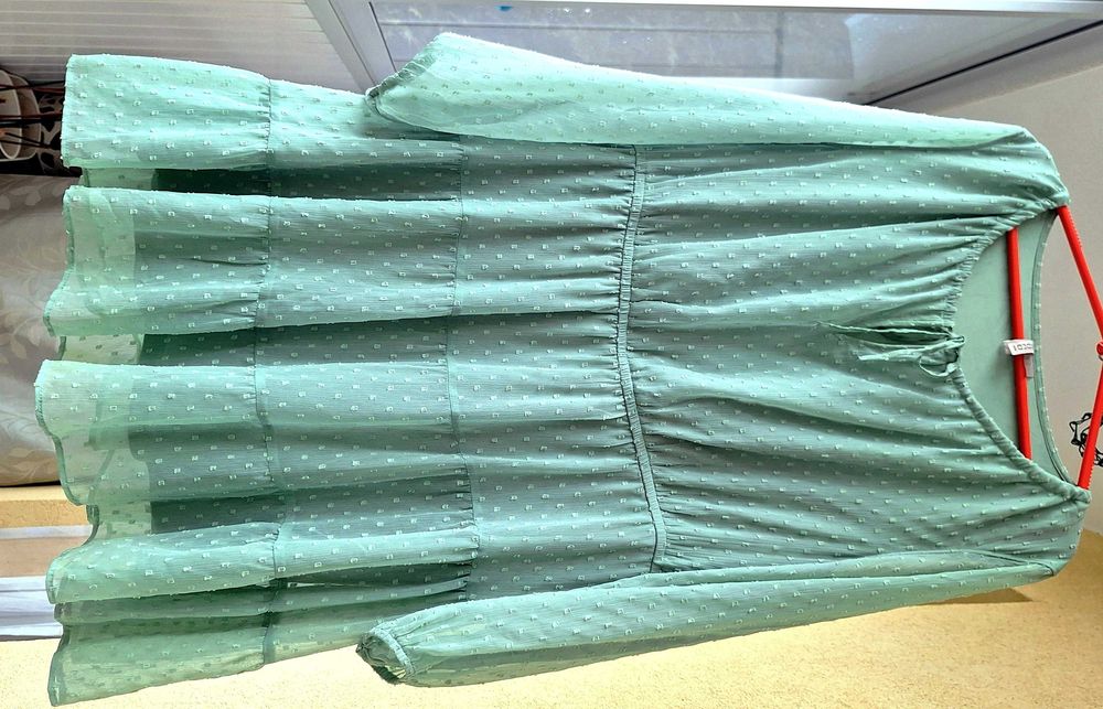 Zwiewna pastelowa miętowa sukienka w kropki H&M Divided
