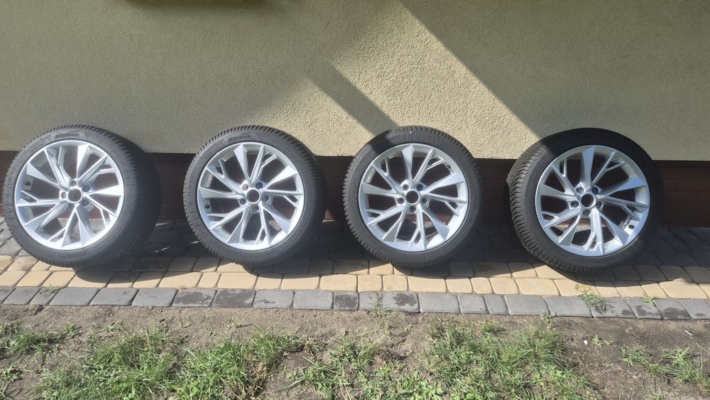 Koła Audi A5 R 18 z oponami zimowymi