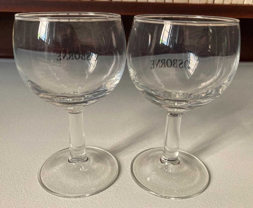 2 Copos de Brandy Osborne