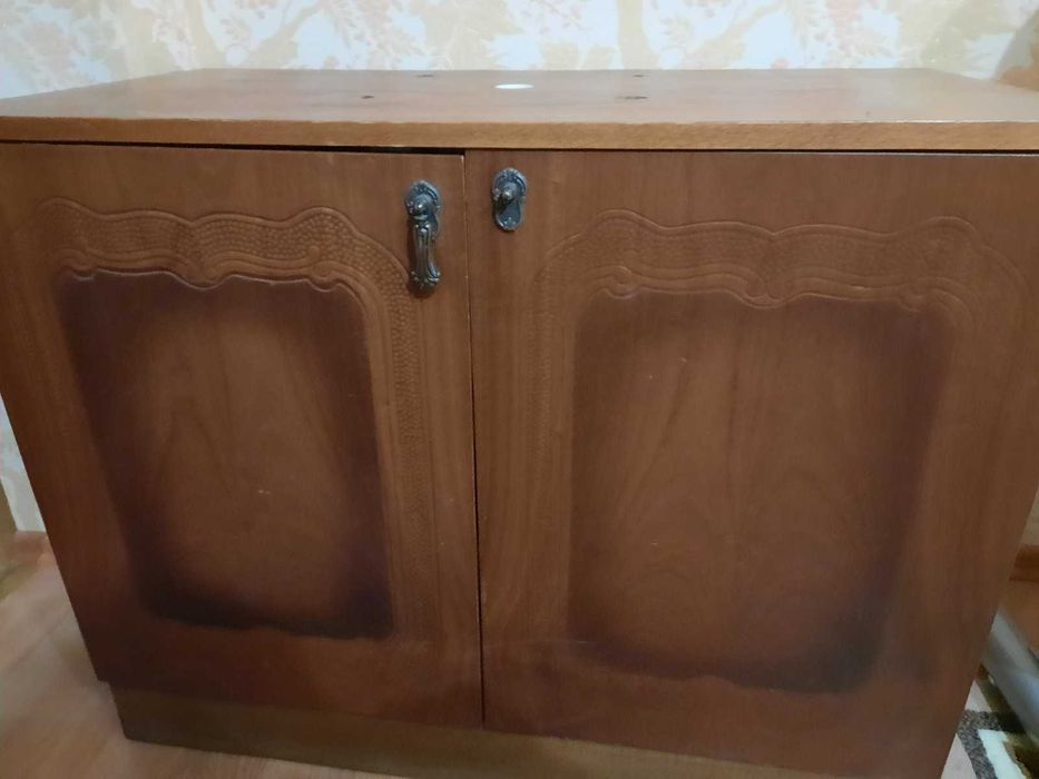 Продам стенку в зал