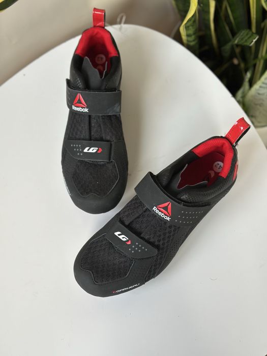 Веловзуття, велотуфлі, Взуття для велосипедистів вело взуття