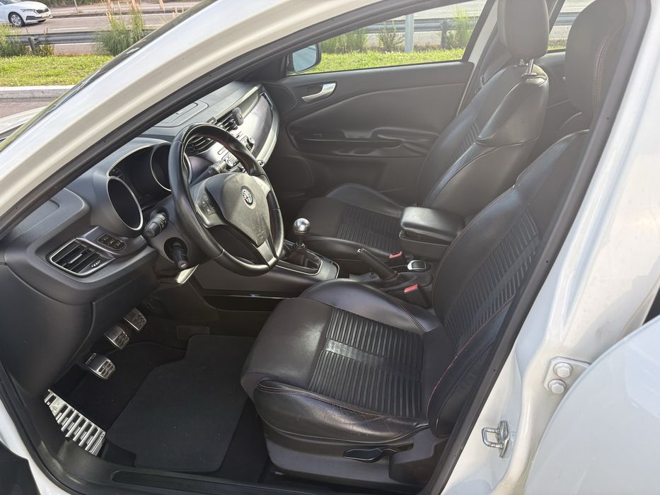 Giulietta 1.6 JTD (revisão feita / IUC pago)