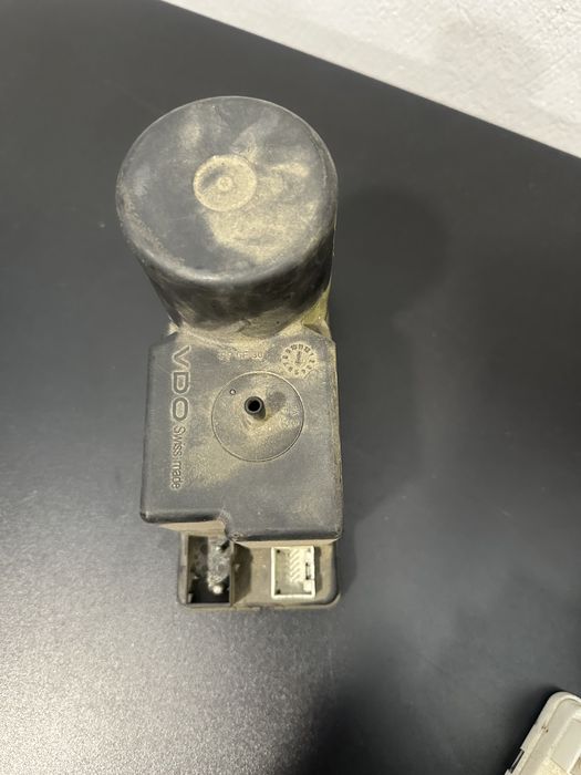 bomba de vácuo / Modulo Fecho Central
AUDI 80 , de 1986 a 1991