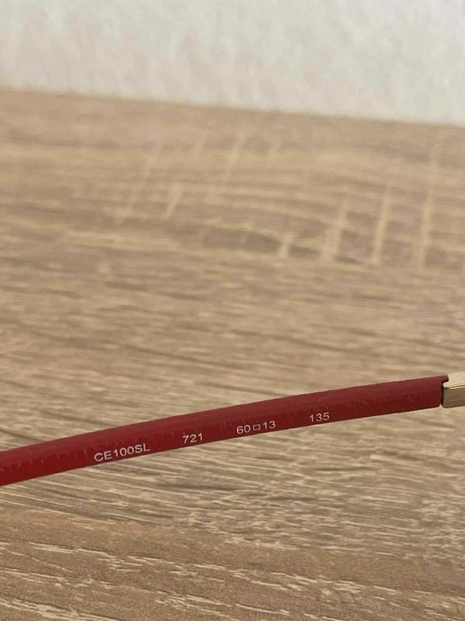 Óculos de sol aviador Chloé com aro vermelho