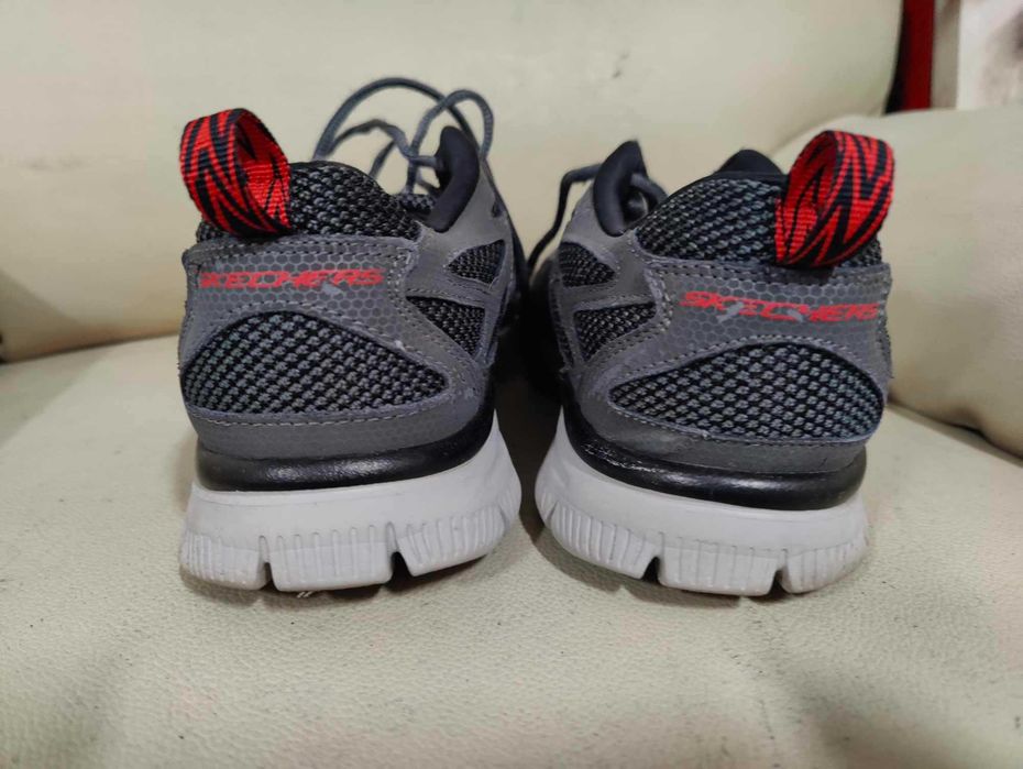 Sapatilhas Skechers tam. 42