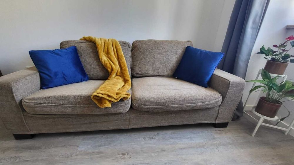 Sofá 3 Lugares Grande (200cm) – Confortável e Prático | Oportunidade