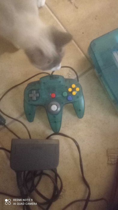 Nintendo 64 com 2 jogos