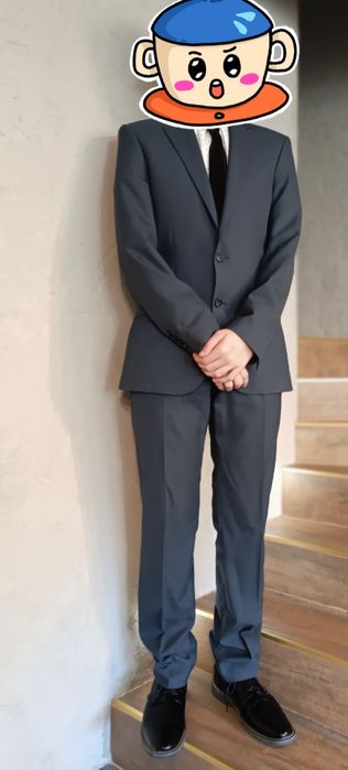 Garnitur męski Slim / Szczupły (Rozmiar S / 46 na wzrost ok. 180-185 cm)