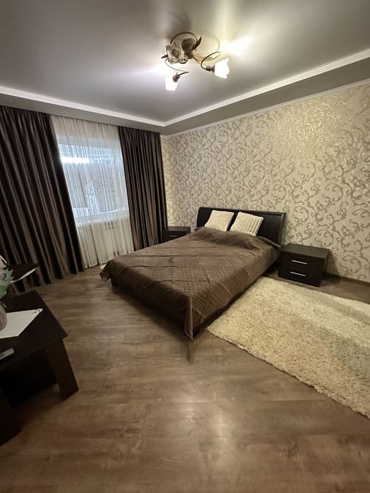 Гарна 2 - кімнатна квартира, центр - погодинно і подобово