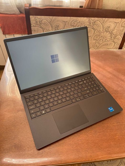 Ноутбук 15 FHD Dell Vostro 15 3510 (i5-1135G7/16GB/SSD 256GB/Intel Iris Xe)
