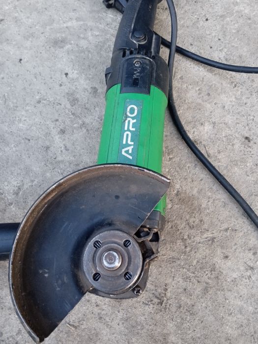 Болгарка АPRO 1450W На запчасті