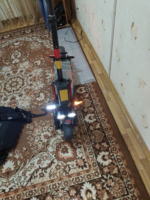 Електро самокат + інвертор .