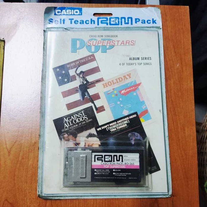 Casio PT‑87 vintage a funcionar com 2 ROM packs Testado