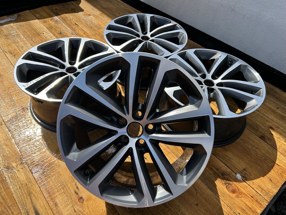 (F18) ALUFELGI 19” 5x108 JAGUAR 8,5J ET45 (F-pace, XF itp) oryginał
