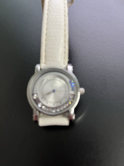 часы наручные женские с камушками Сваровски