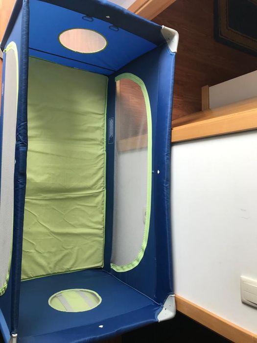 Cama e colchão com saco para guardar