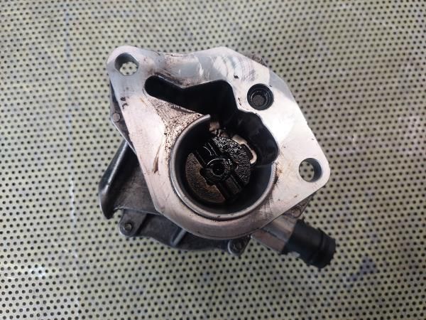 Depressor dos travões / bomba de vácuo RENAULT Clio III (BR0/1, CR0/1)