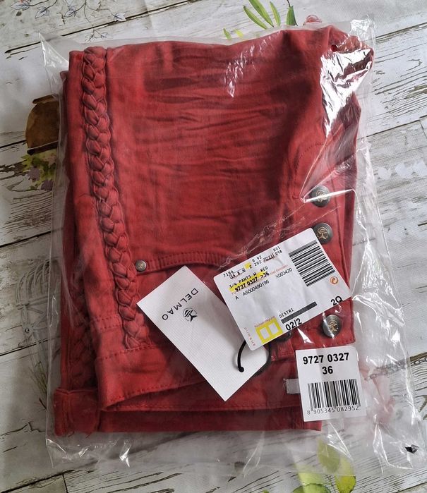 Spodenki damskie Delmao czerwone 36