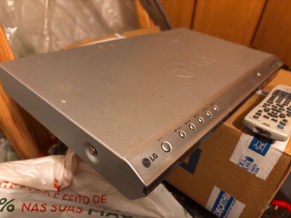 DVD LG com comando - Usado