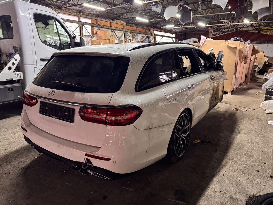 Mercedes Benz W213 na czesci BRAK LAMP