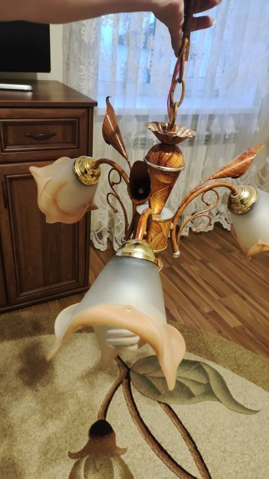 Люстра (люстра)..