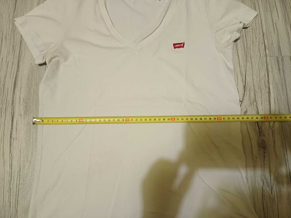 Biały t-shirt levis Levi's V-neck XS (dekolt w serek)