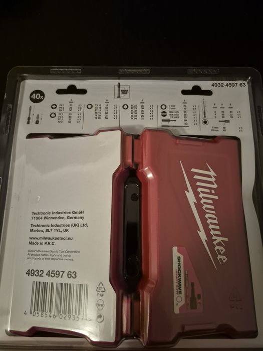 Milwaukee zestaw bitów + nóż