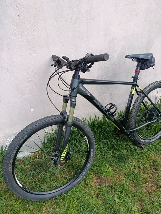 Vendo bicicleta de montanha está Nova